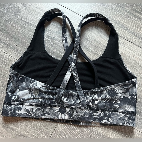 Lululemon Floral Patterned Black & White Energy Bra Size 4 - Picture 5 of 8
